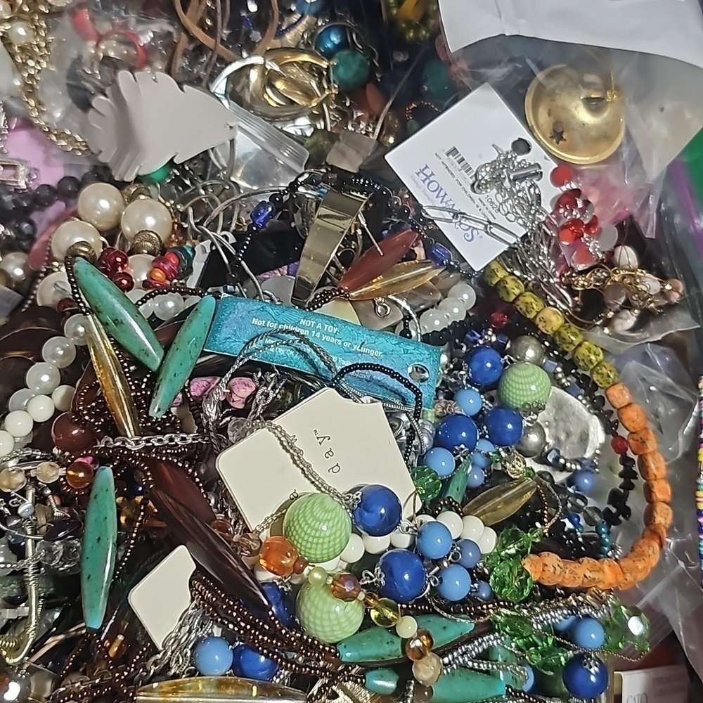 30 Pieces of Stamped Jewelry 📦 Random Lot - Picture 7 of 12